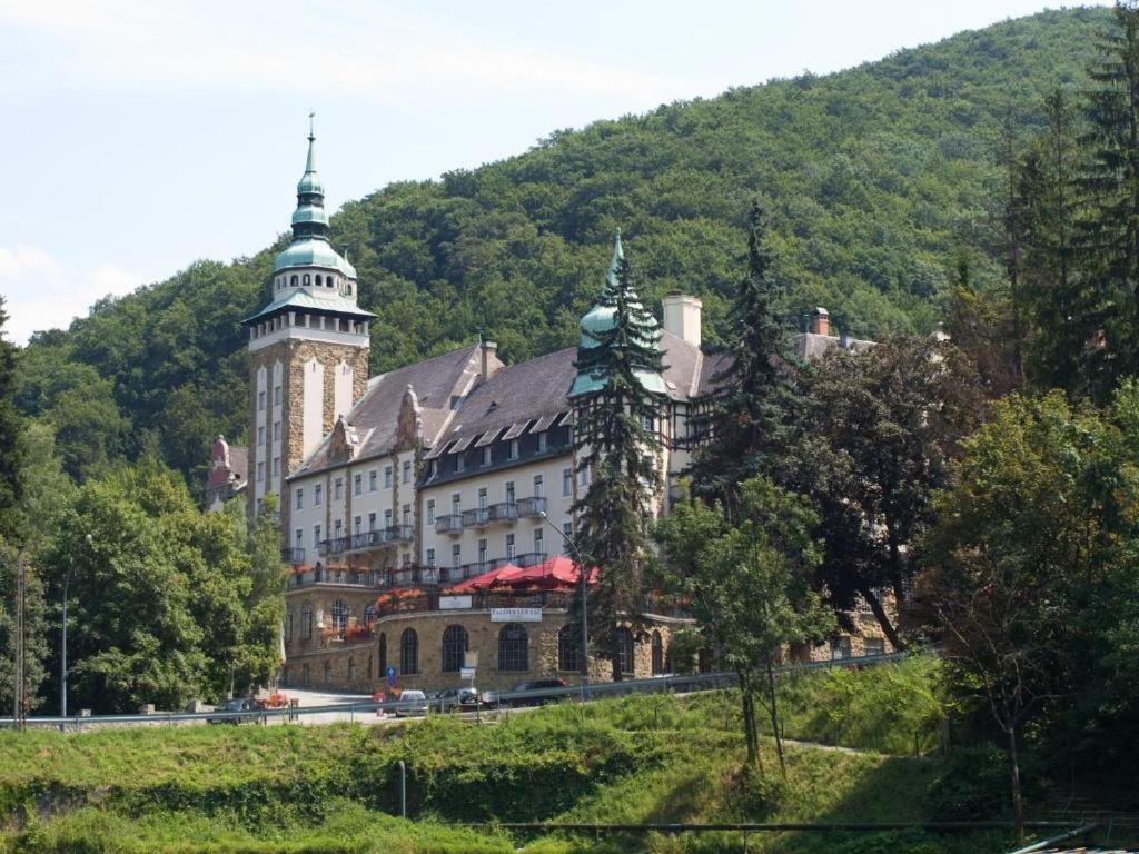 Smart Business Apartman Miskolc Buitenkant foto